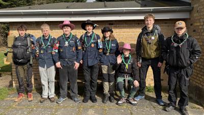 8 Friske spejdere klar på en uges spejder udfordringer